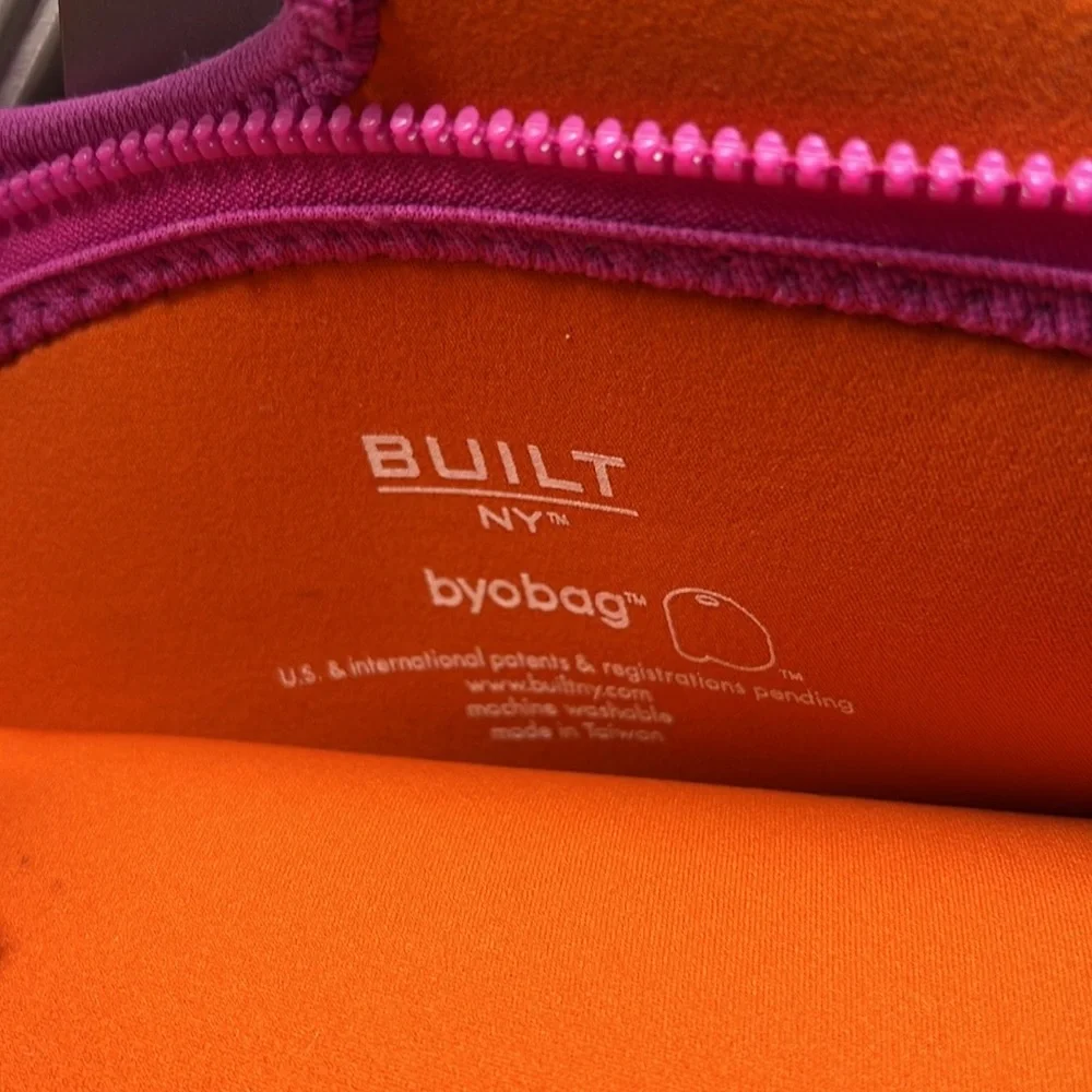 BuiltNY Lunch Bag, Neoprene Bag machine washable.
